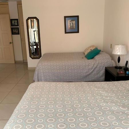 Campus Residencias Bed & Breakfast กีโต ภายนอก รูปภาพ