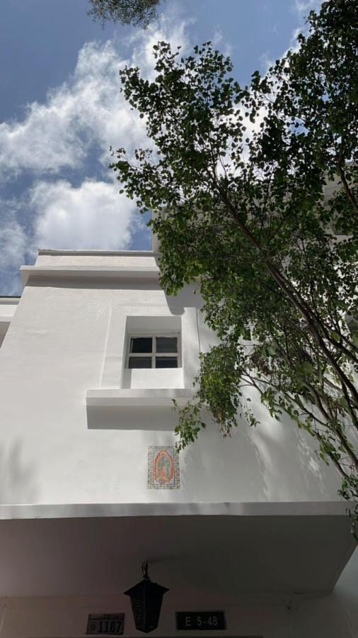 Campus Residencias Bed & Breakfast กีโต ภายนอก รูปภาพ