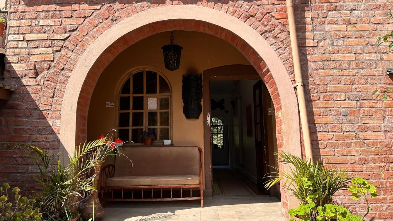 Campus Residencias Bed & Breakfast กีโต ภายนอก รูปภาพ