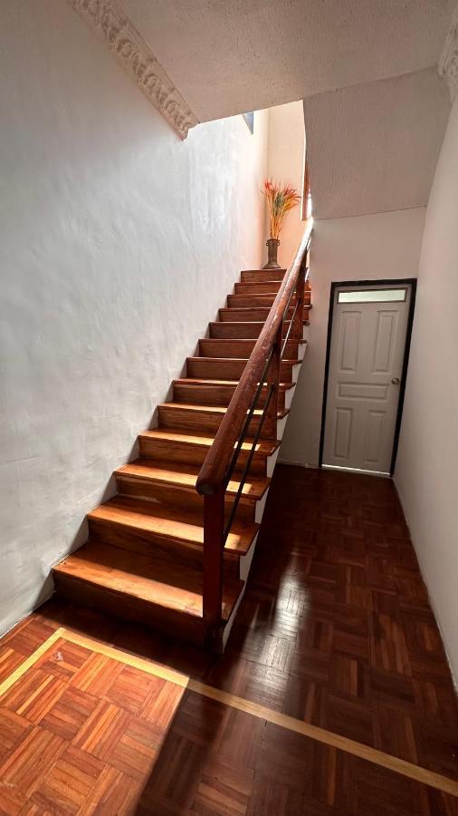 Campus Residencias Bed & Breakfast กีโต ภายนอก รูปภาพ
