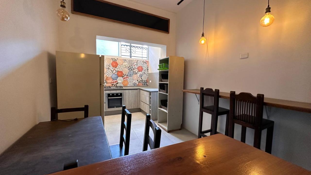 Campus Residencias Bed & Breakfast กีโต ภายนอก รูปภาพ